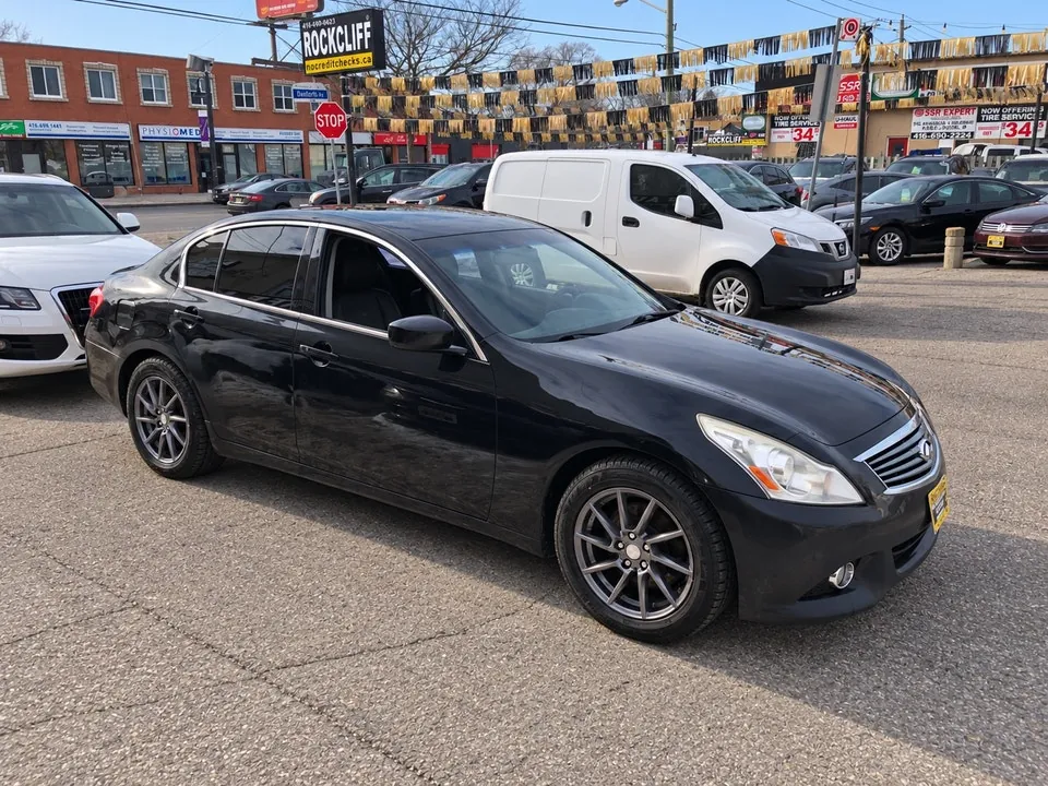 Infiniti G37X 2012 photo 3