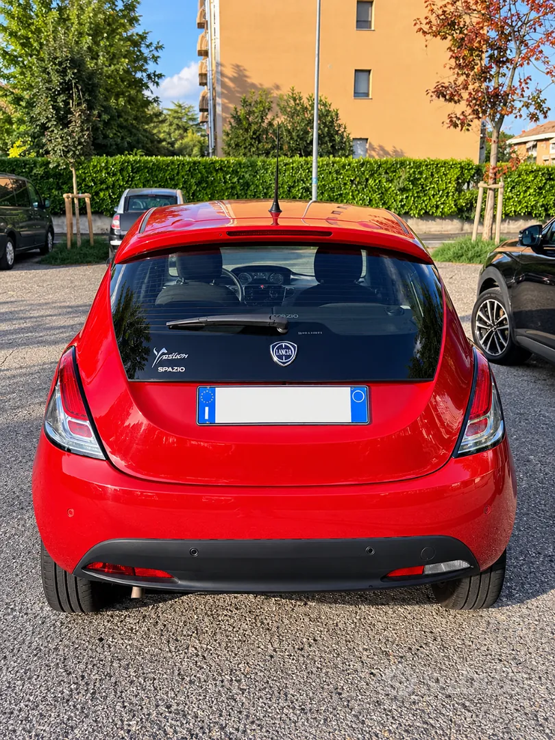 Lancia Ypsilon 2018 photo 2