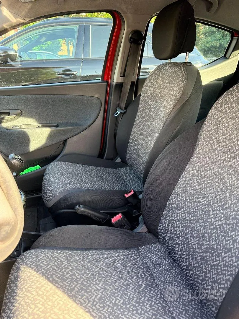 Lancia Ypsilon 2018 photo 5