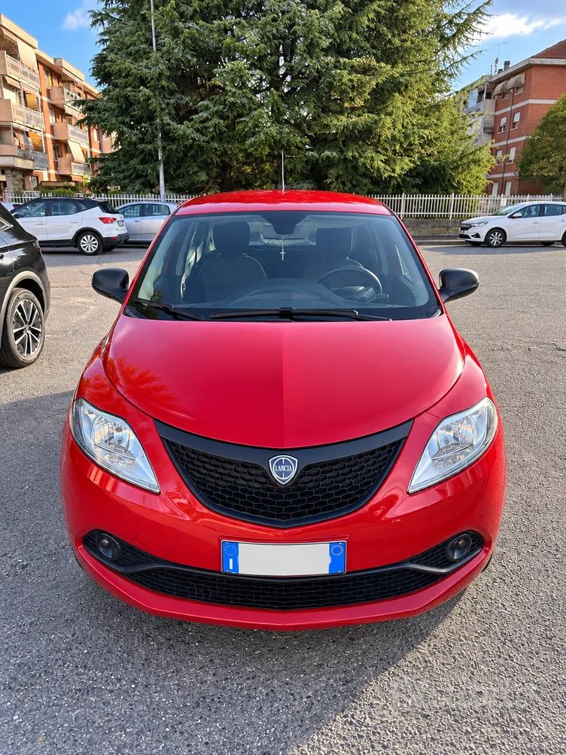 Lancia Ypsilon