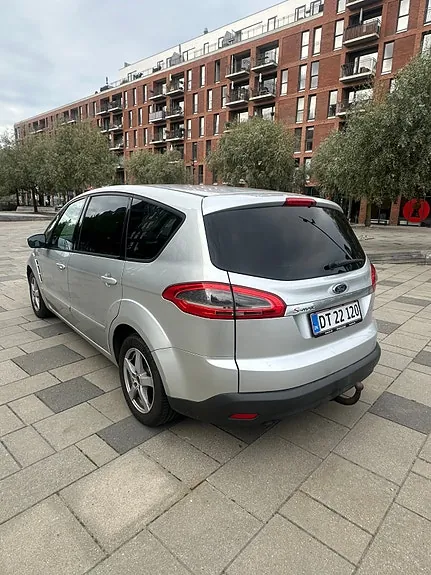 Ford S-Max 2010 photo 4