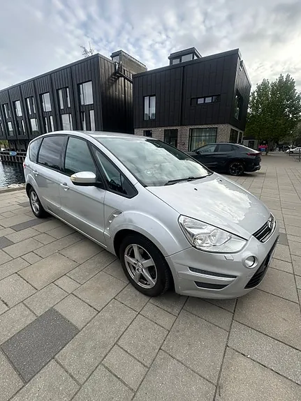 Ford S-Max 2010 photo 2