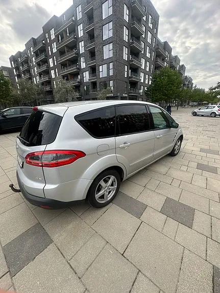 Ford S-Max 2010 photo 3