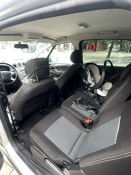 Ford S-Max 2010 photo 5