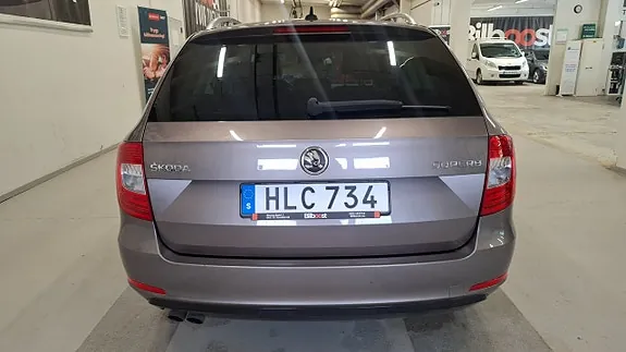 Skoda Superb 2014 photo 5