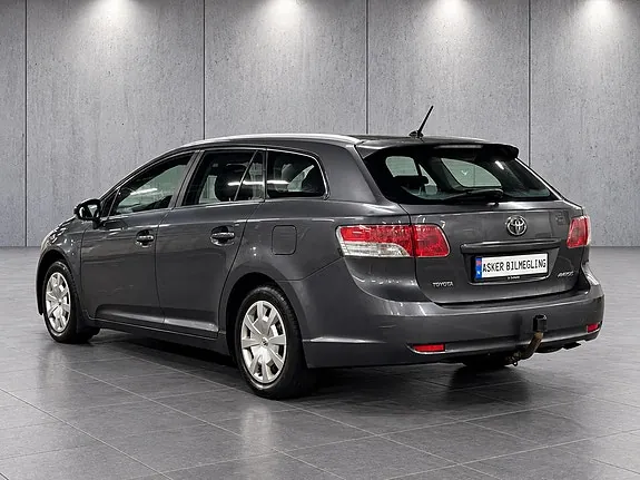Toyota Avensis 2009 photo 3