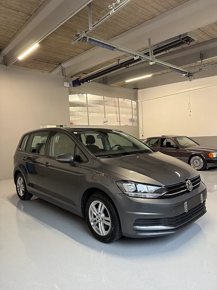 Volkswagen Touran 2017 photo 3
