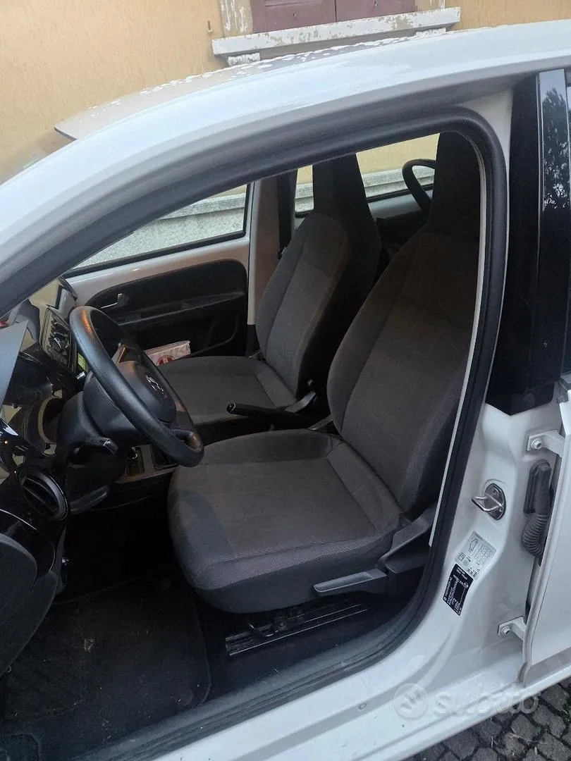 Volkswagen E-Up! 2015 photo 5