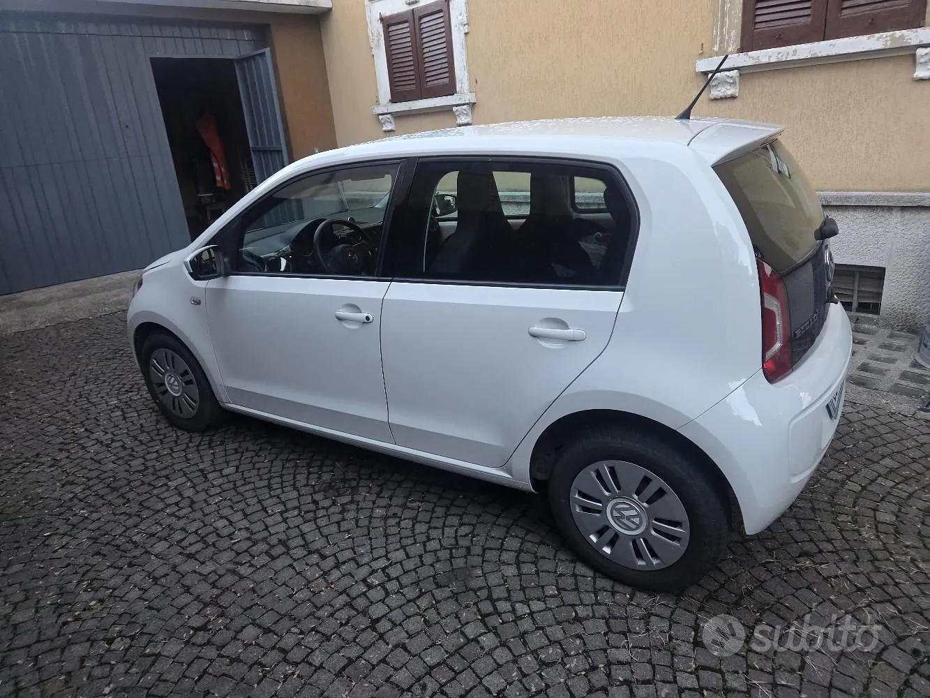 Volkswagen E-Up! 2015 photo 3