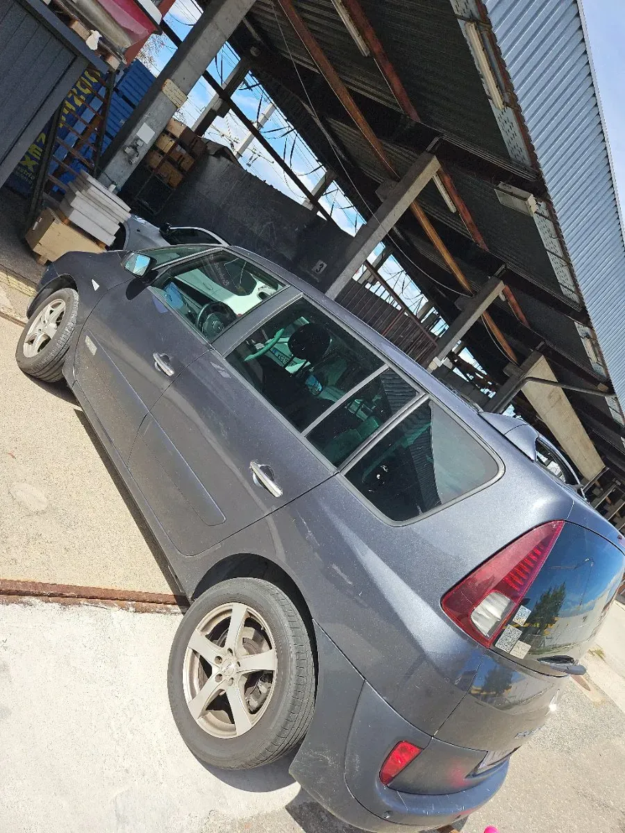 Renault Espace 2012 photo 3