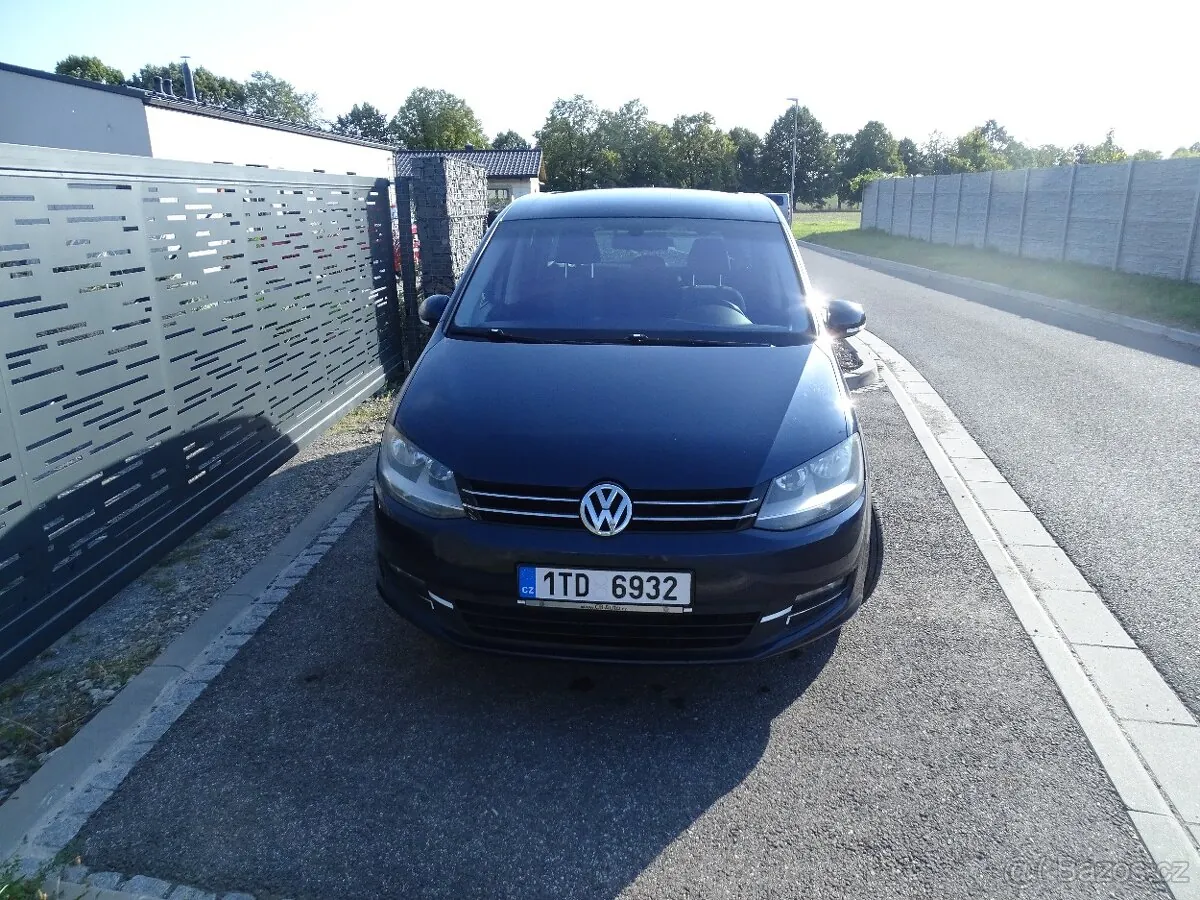 Volkswagen Sharan 2011 photo 2