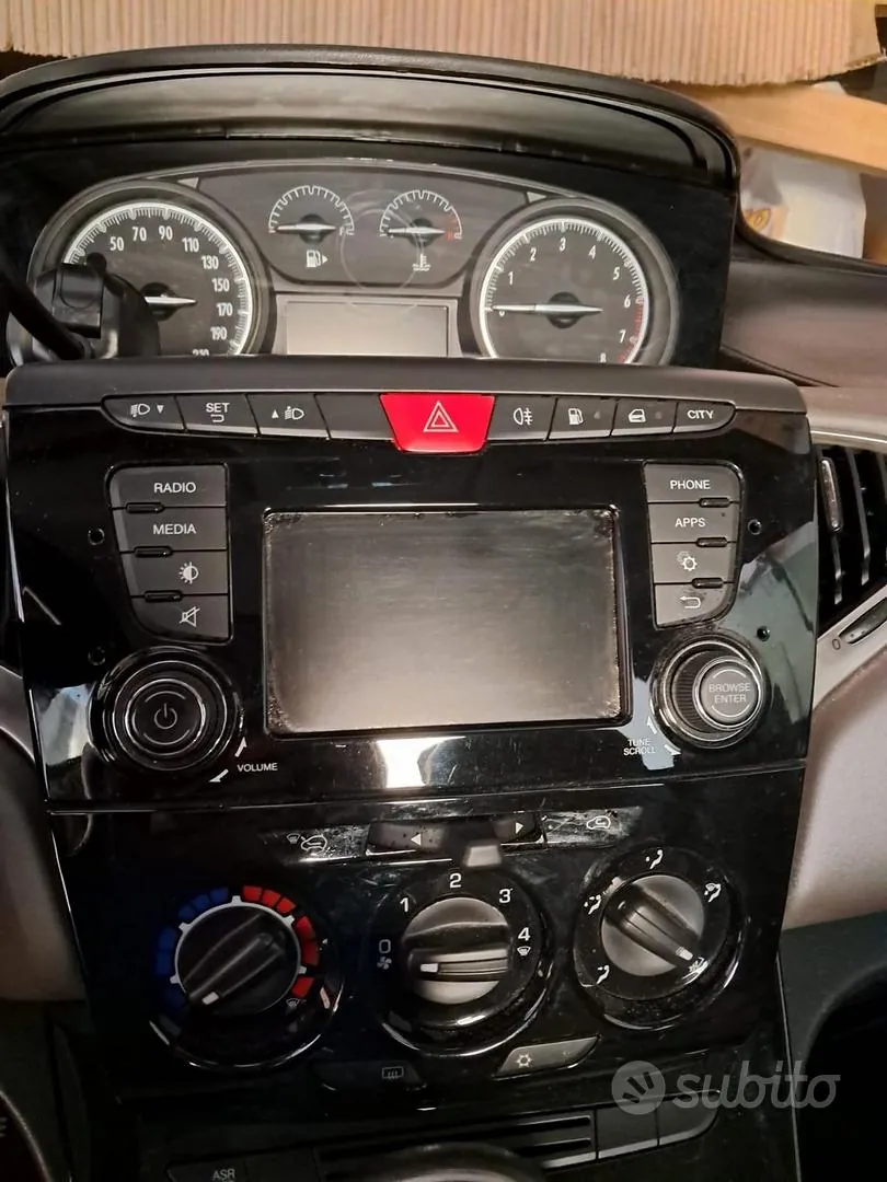 Lancia Ypsilon 2017 photo 3