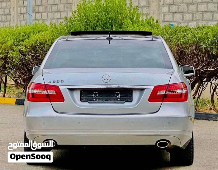 Mercedes-Benz E-Class 2012 photo 2