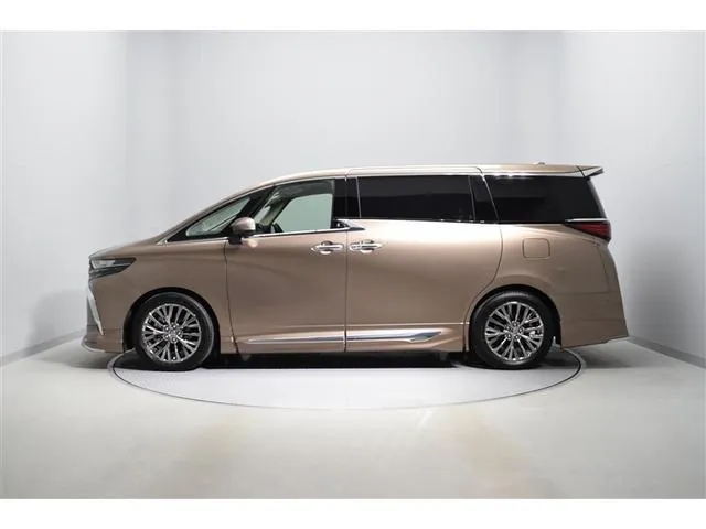Toyota Alphard 2025 photo 4
