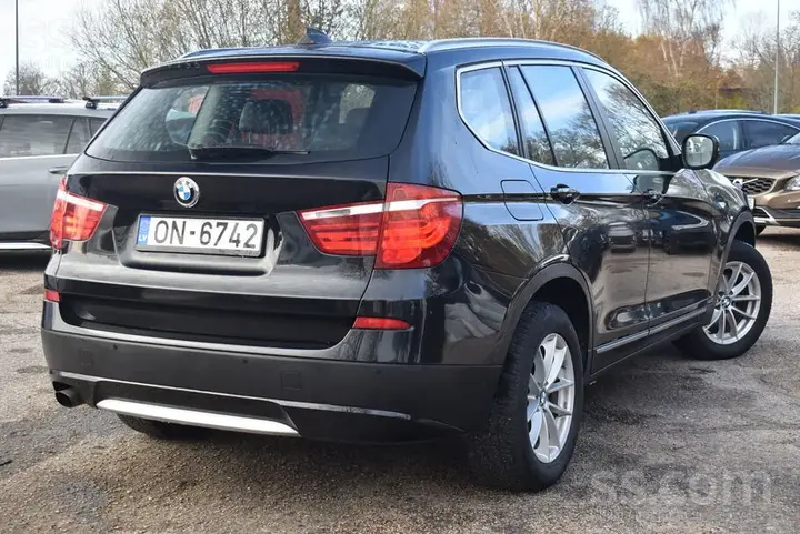 BMW X3 2011 photo 2