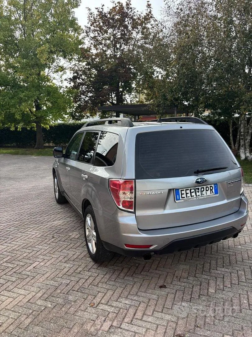 Subaru Forester 2010 photo 3
