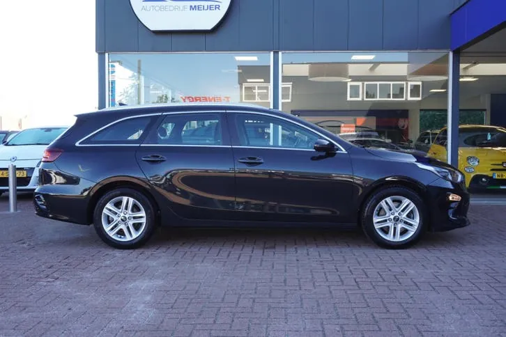 Kia Ceed Sportswagon 2021 photo 3