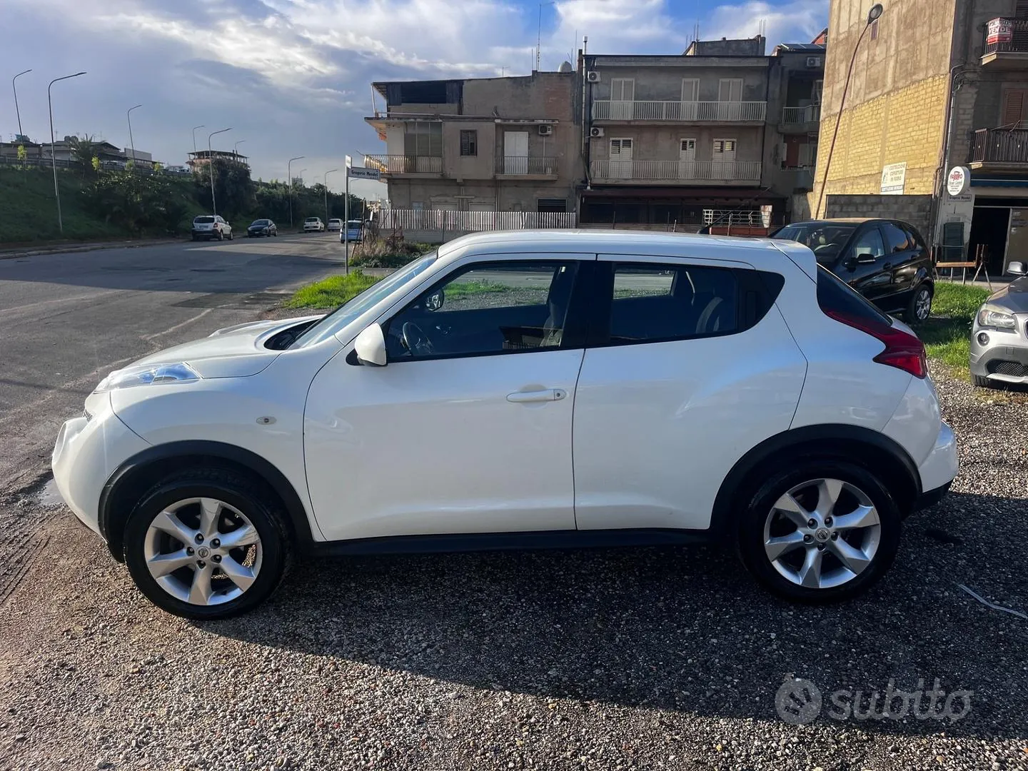Nissan Juke 2012 photo 2