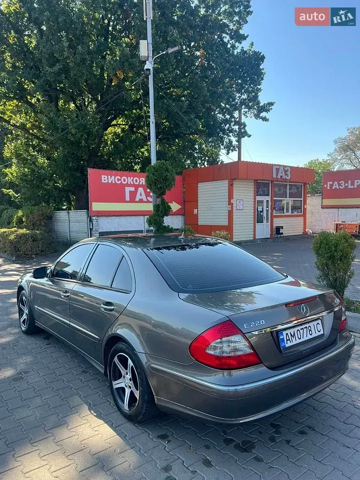 Mercedes-Benz E-Class 2007 photo 3