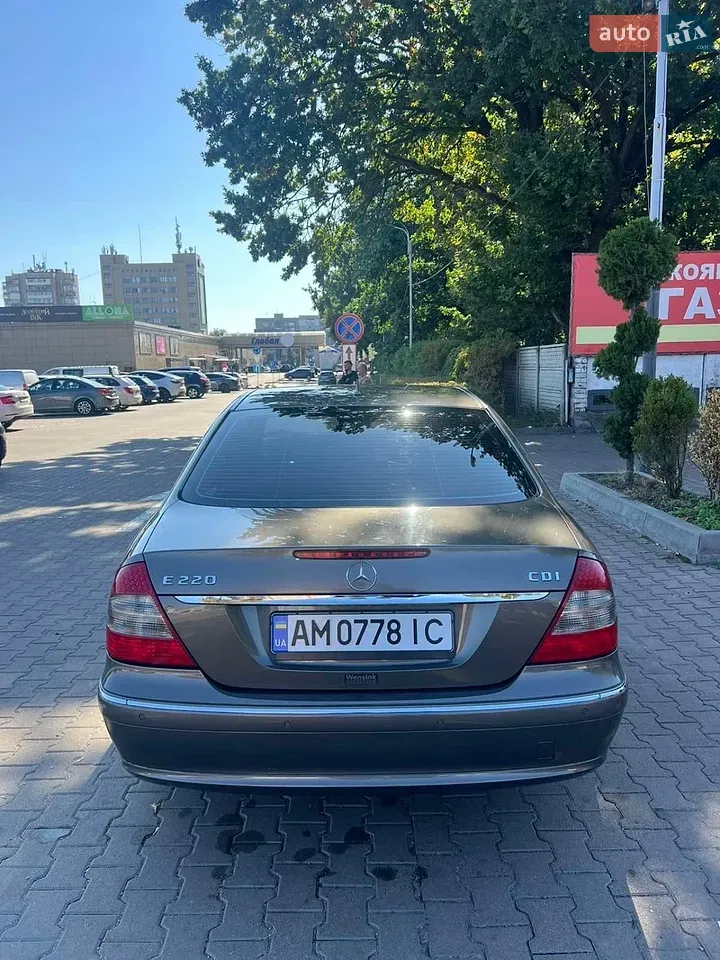 Mercedes-Benz E-Class 2007 photo 4