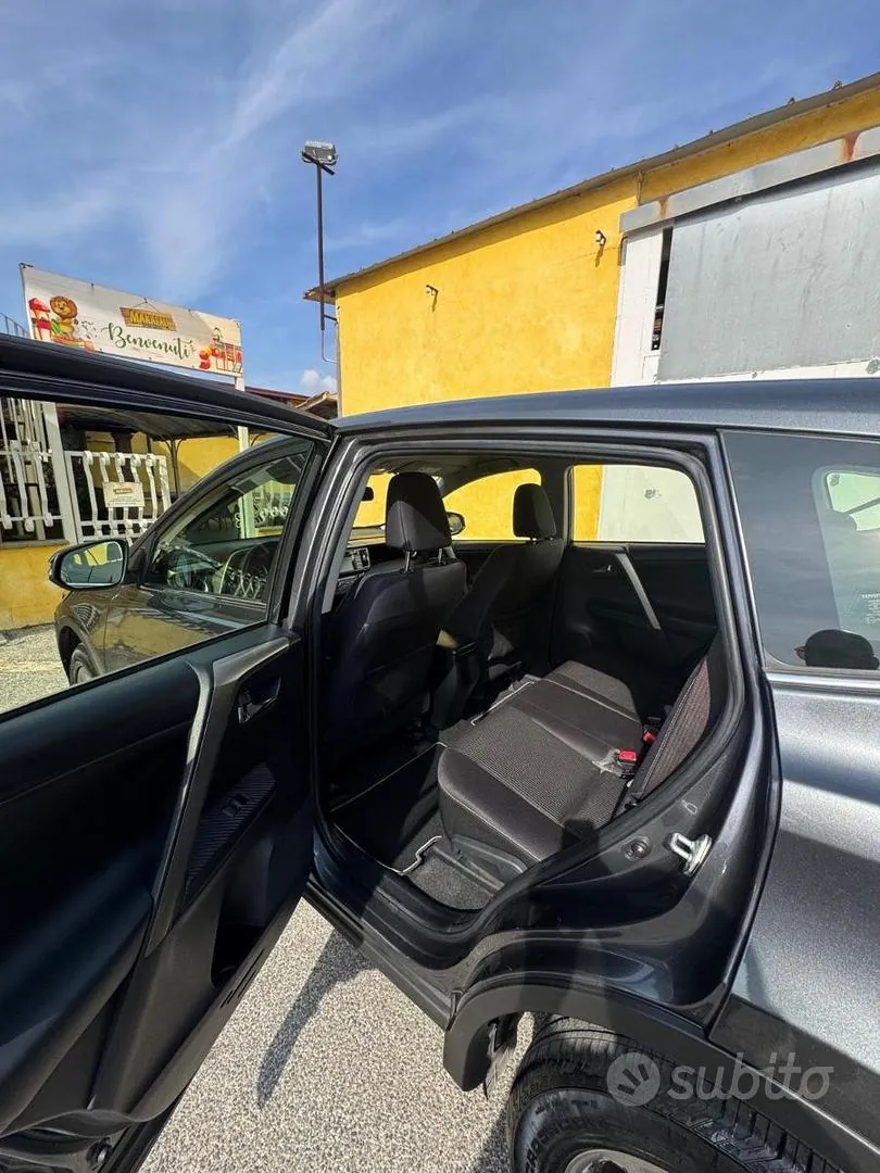 Toyota Rav4 2014 photo 2