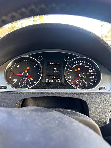 Volkswagen Passat 2011 photo 5