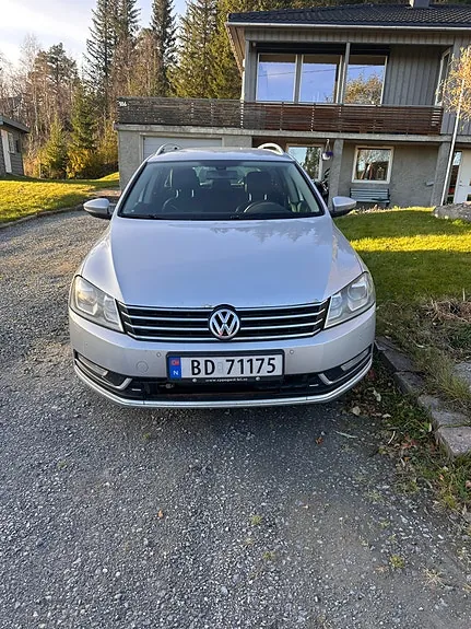 Volkswagen Passat 2011 photo 2