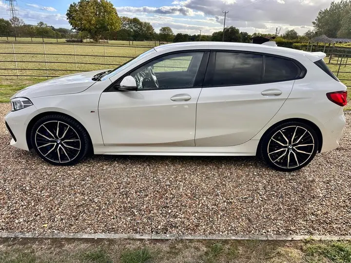 BMW 1 Series 2021 photo 5