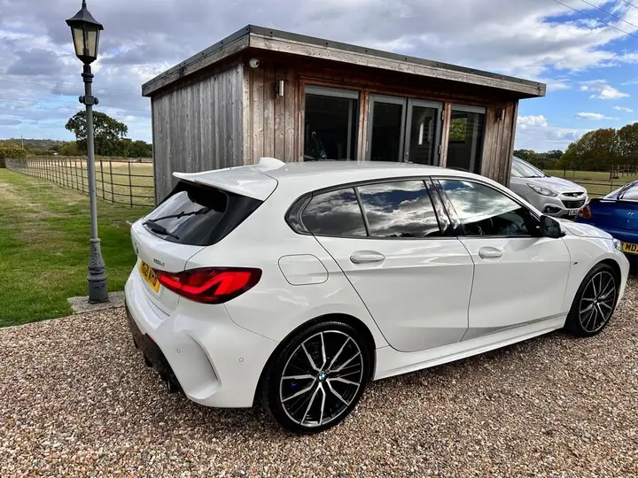 BMW 1 Series 2021 photo 3