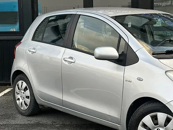 Toyota Yaris 2008 photo 3