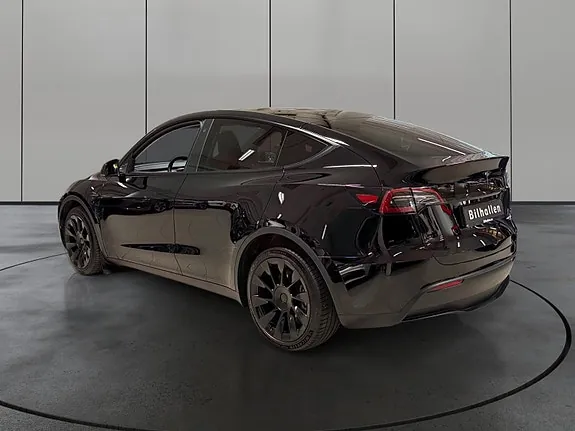 Tesla Model Y 2023 photo 3
