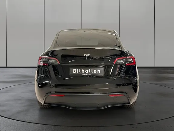 Tesla Model Y 2023 photo 4