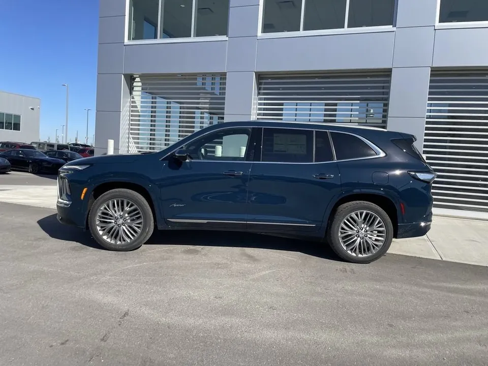 Buick Enclave 2027 photo 5