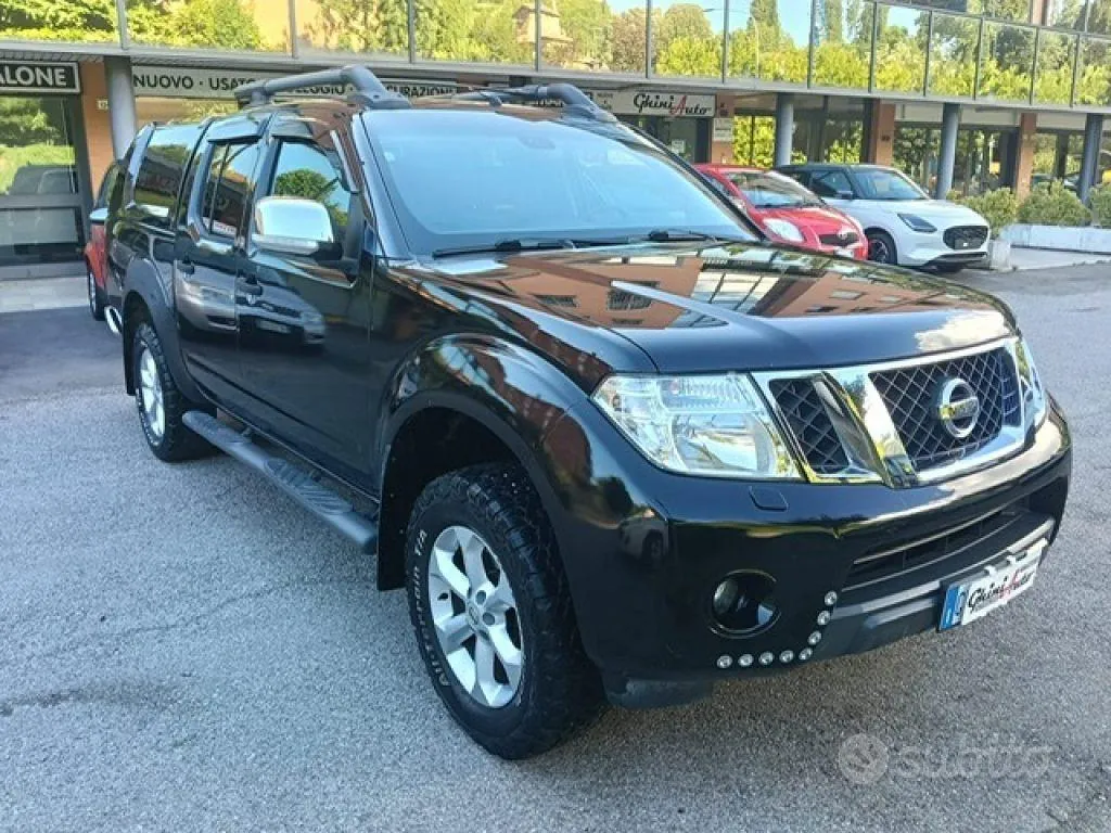 Nissan Navara 2012 photo 2