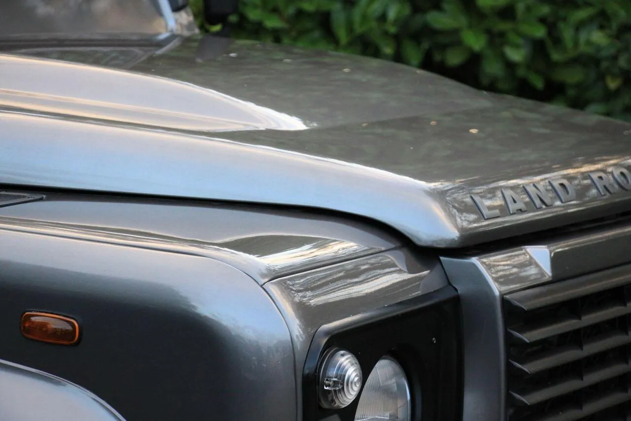 Land Rover Defender 90 2010 photo 3