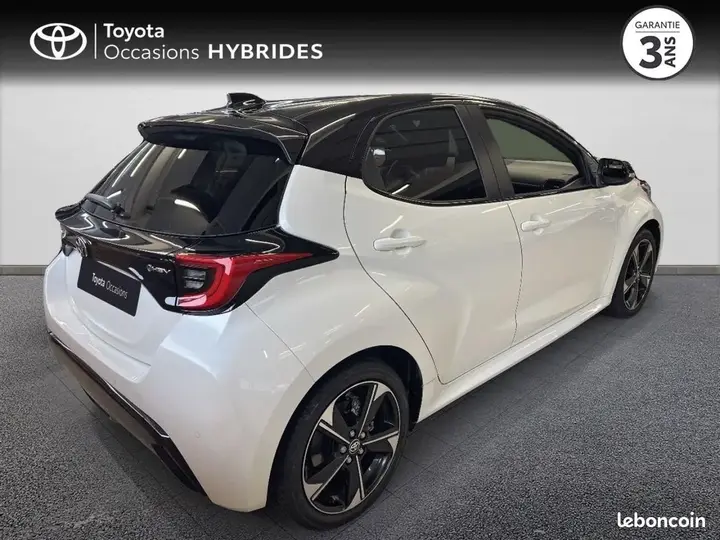 Toyota Yaris 2025 photo 2