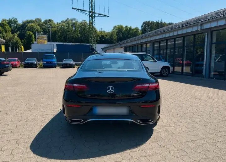 Mercedes-Benz E 220 D Coupé