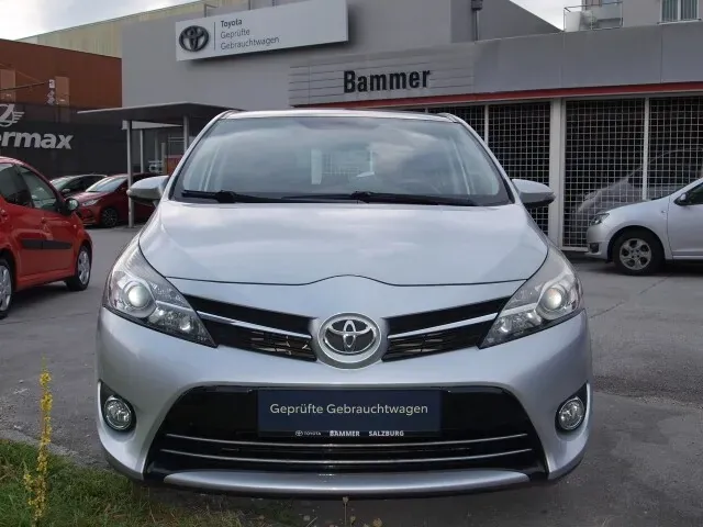 Toyota Verso 2016 photo 2