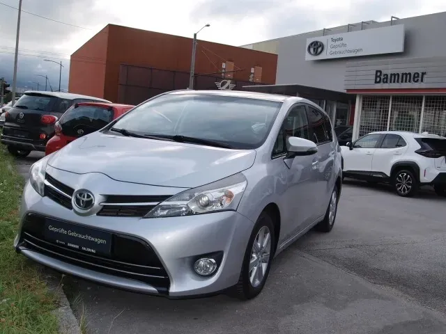 Toyota Verso 2016 photo 3