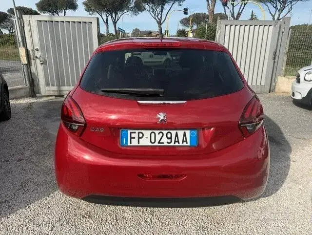 Peugeot 208 2018 photo 4