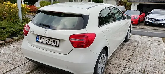 Mercedes-Benz A180 2014 photo 3