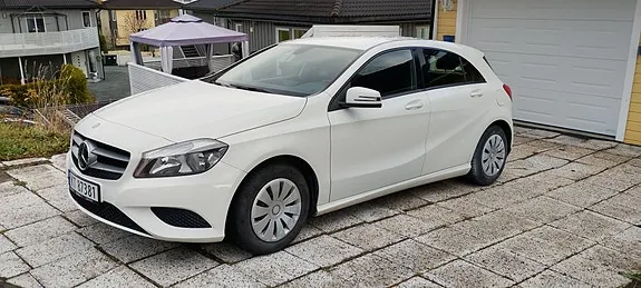 Mercedes-Benz A180 2014 photo 2
