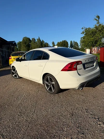 Volvo S60 2015 photo 5