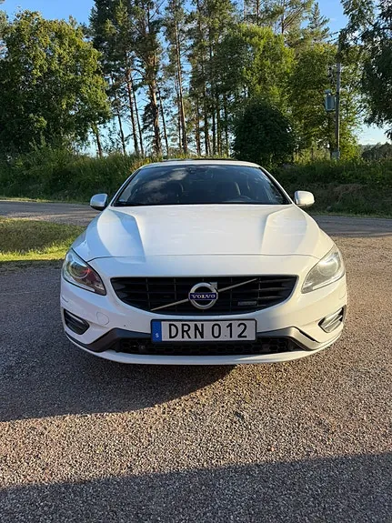 Volvo S60 2015 photo 4