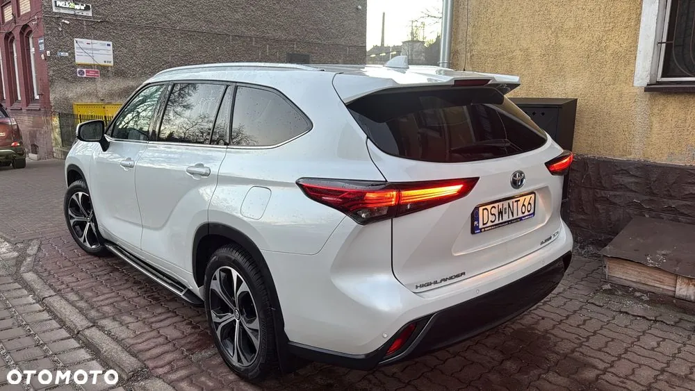 Toyota Highlander 2022 photo 3