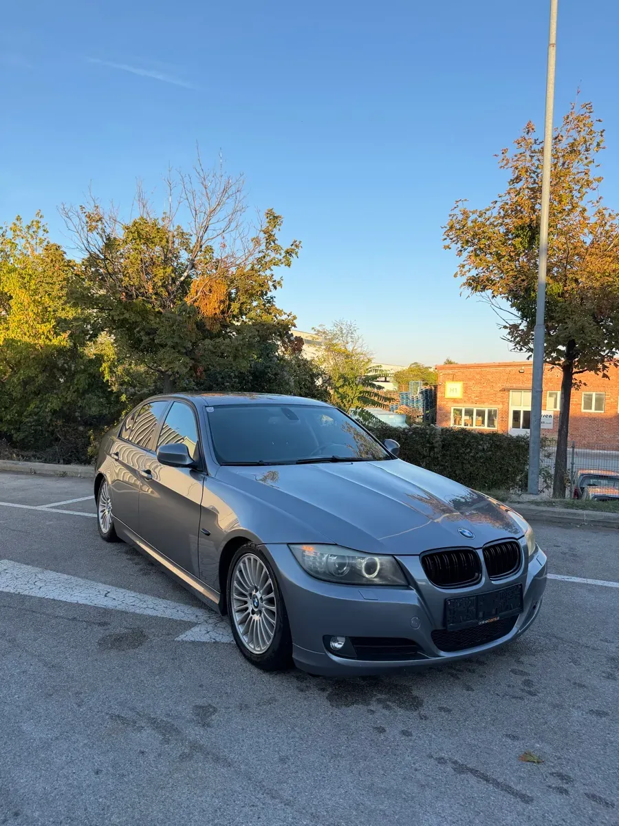 BMW 3 Series 2009 photo 2