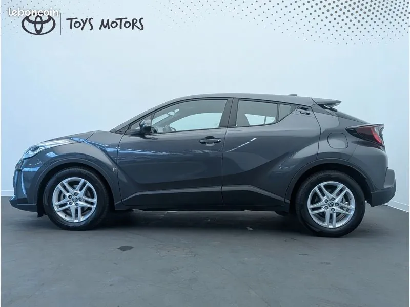 Toyota C-Hr 2023 photo 2