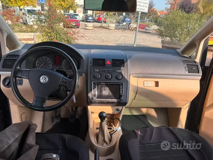 Volkswagen Touran 2005 photo 5