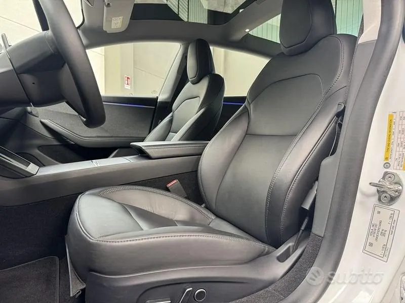 Tesla Model 3 2024 photo 4