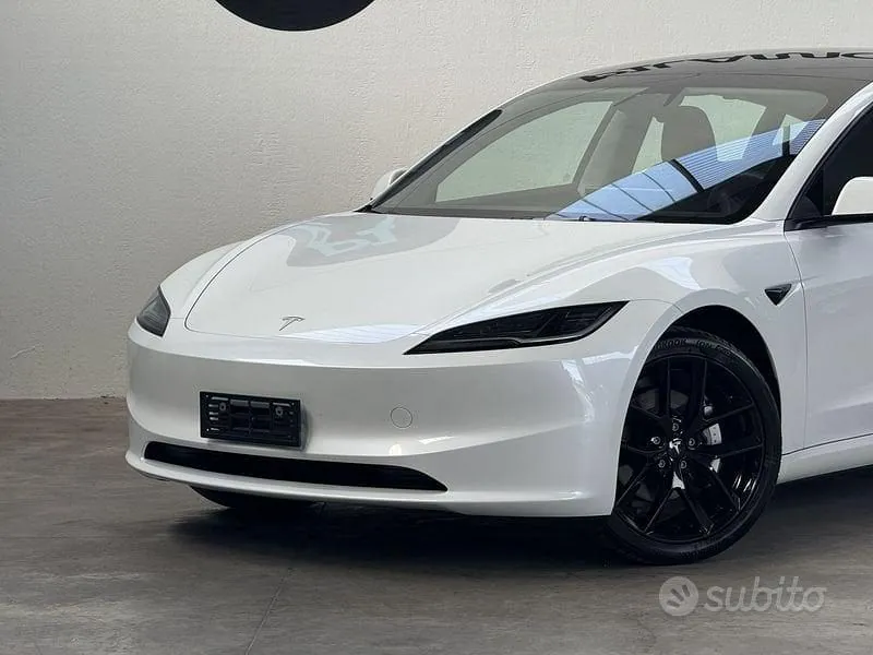 Tesla Model 3 2024 photo 5